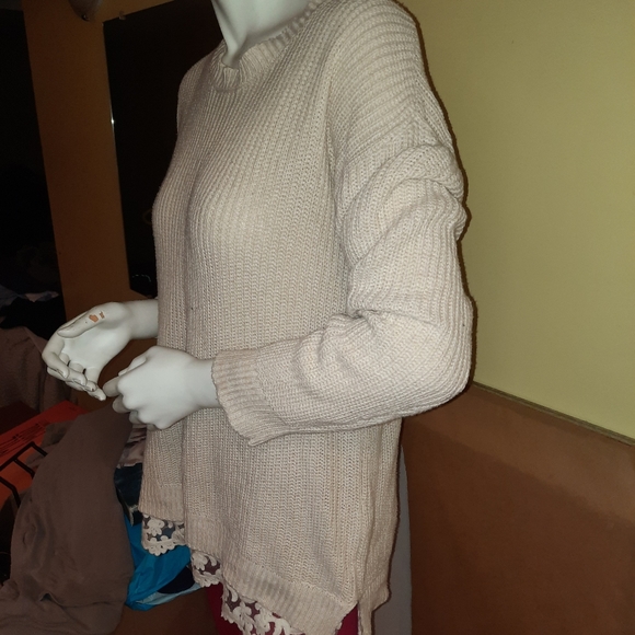 🧞♀️🧞♂️🧞 3/$30 Forever 21 with Lace Detail - Picture 2 of 5